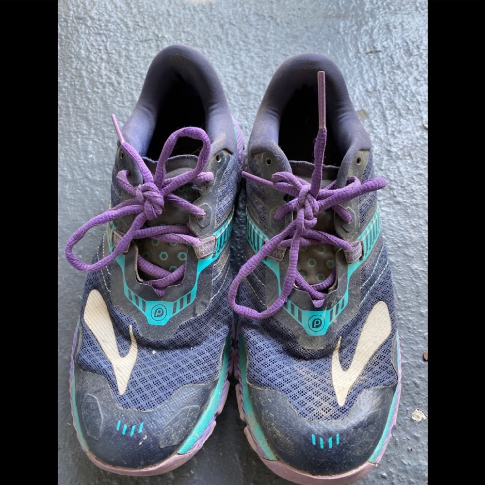 Brooks PureGrit 5 trail runners size 7